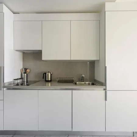 Cozy Bright W Parking, Poolviews! #237 Appartement *