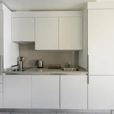Cozy Bright W Parking, Poolviews! #237 * איסטמבול