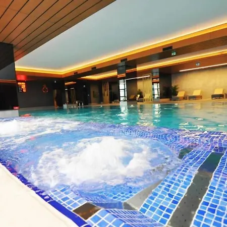Apartamento Cozy Bright W Parking, Poolviews! #237 Estambul